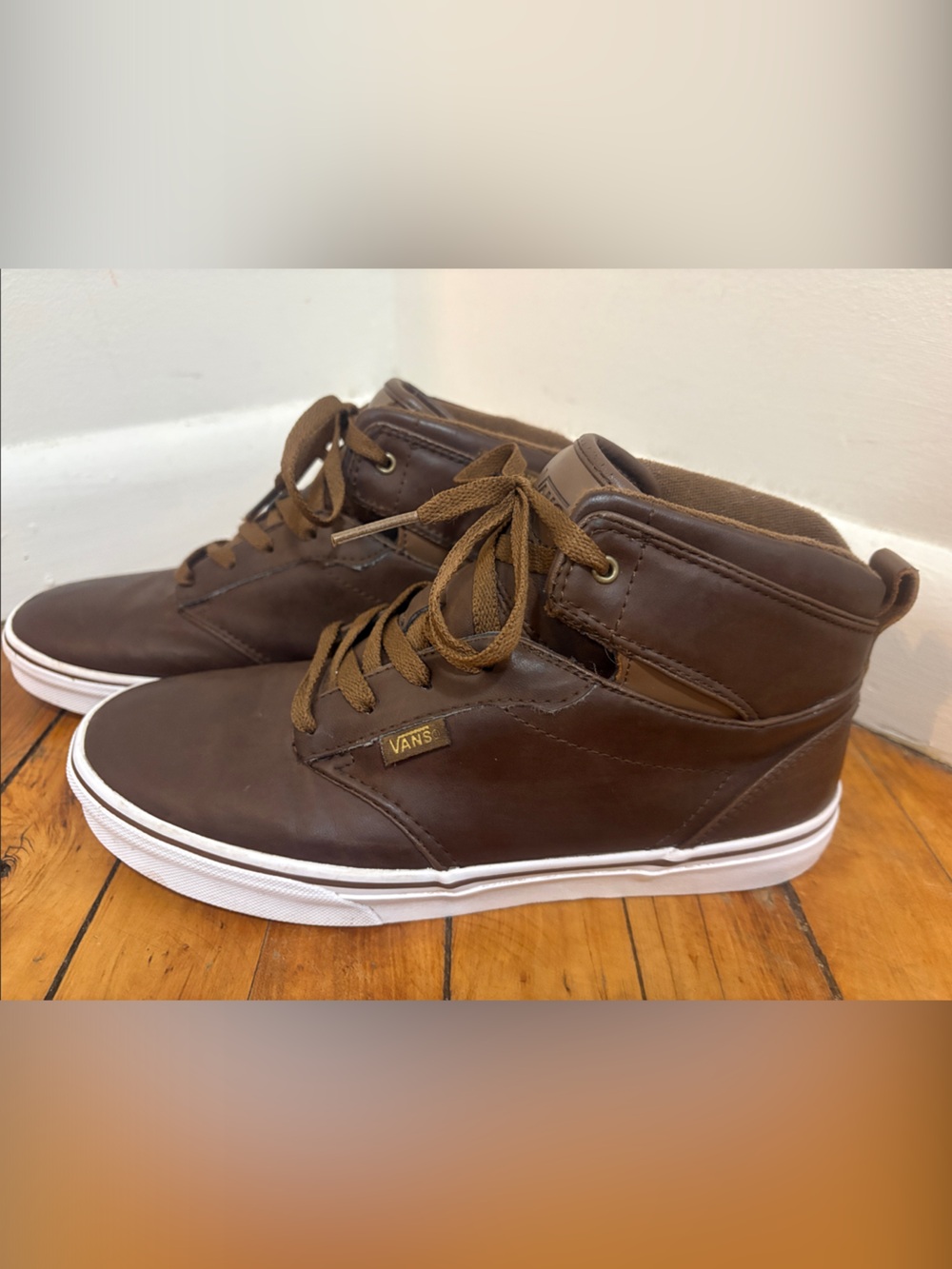 Vans Winston Hi Brown Leather High-Top Sneakers with White Soles, Boys Size 7
